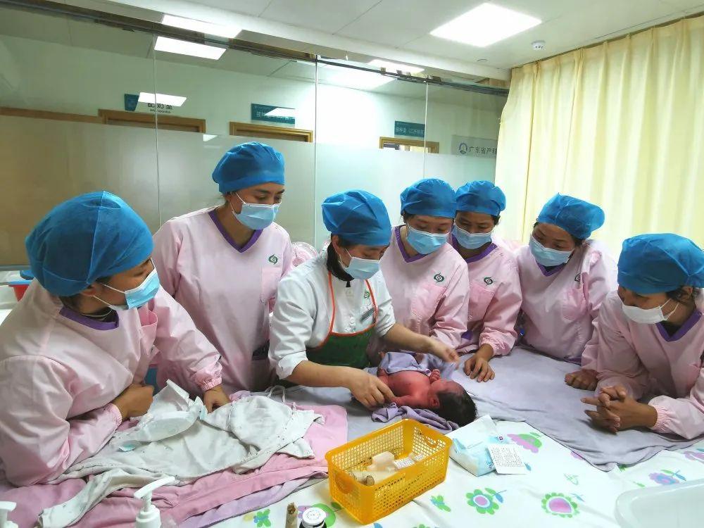 黔南妇婴监护型护送